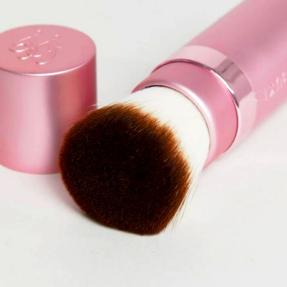 Too Faced Retractable Multi-Tasking Kabuki Brush BNIB - Picture 7 of 8